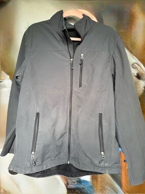 Swiss Tech Black Softshell Jacket with Zip Pockets